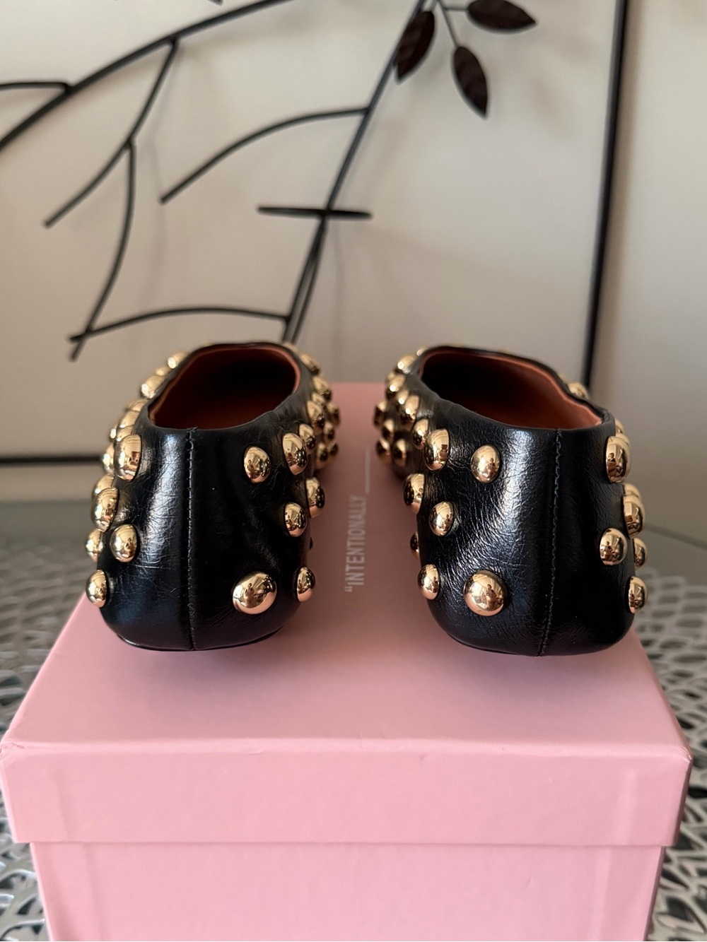 Intentionally Blank Switch Gold Dome Studded Black Leather Flats Size 8 NIB - Picture 8 of 12